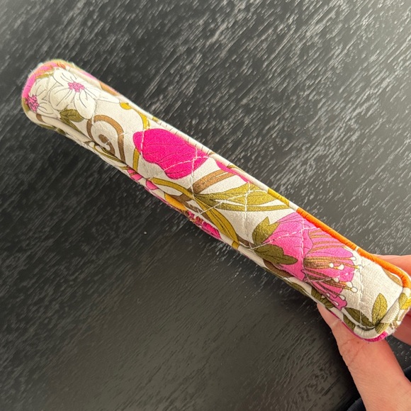 Vera Bradley Tea Garden Floral Pink Kiss lock Clutch Organizer - Picture 4 of 8